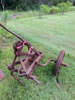 Single blade mulboard plough