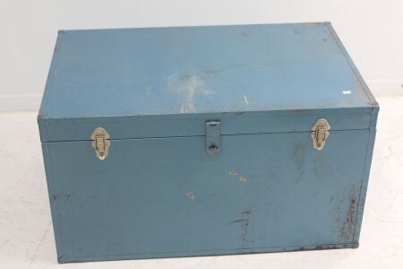 Large Lockable Blue Tool Box