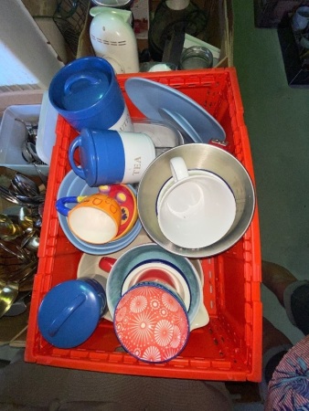 Various kitchen bowls, canisters, Pyrex casserole dish