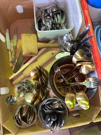 Various items of cutlery, servers, ice bucket and misc kitchen utensils 