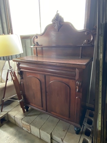 Beautiful chiffonier sideboard 