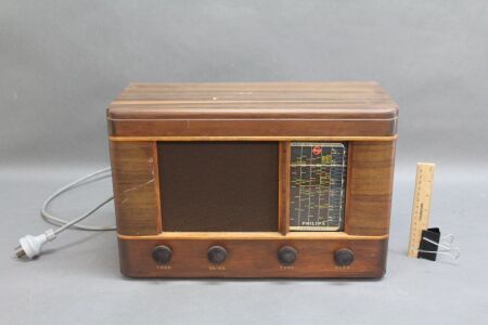 Vintage Phillips Australian Radio Player