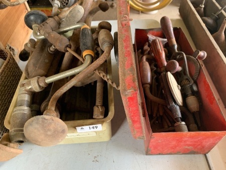 Assorted brace and bits + hand drills