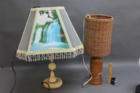 2 Vintage Table Lamps