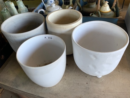 4 ceramic pots