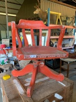 Antique swivelling captains chair