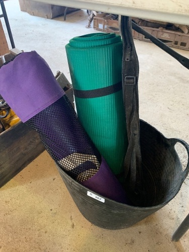 Polyurethane bucket with to yoga mat and tennis racket