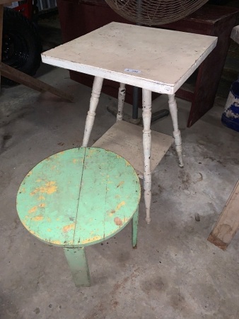 2 wooden side tables