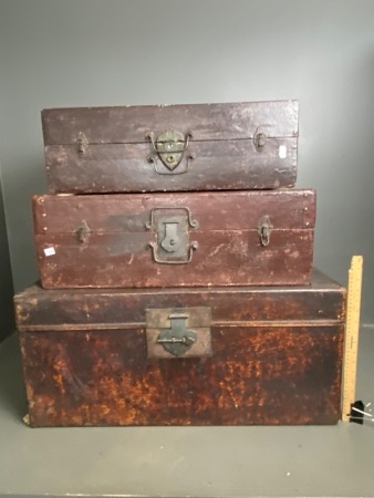 Set of 3 chocolate coloured vintage suitcases (smallest one is locked with no key)