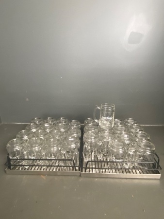 2x bar trays of Captain Morgan schooner glasses (30 items)