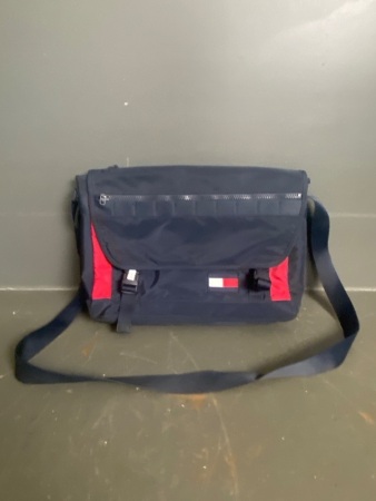 Tommy Hilfiger gentlemans satchel