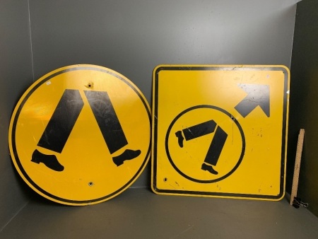 2 large aluminium road signs (crossing)