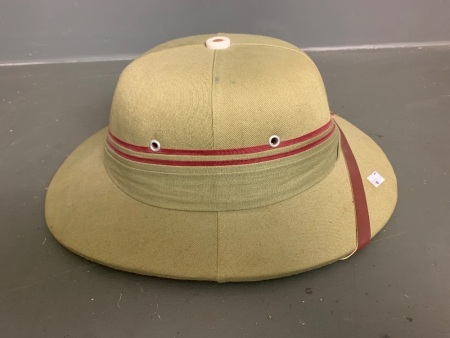 Pith helmet