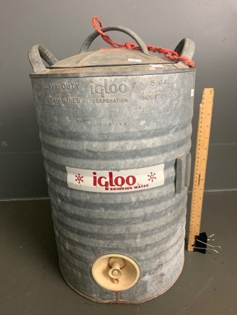 Vintage IGLOO water cooler with original lid 5 gal stamped heavy duty Perm-a-Lined Corporation Houston Tex - Lot 2-82