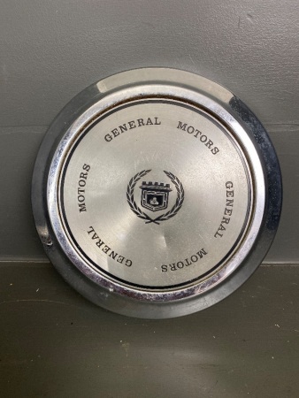 GENERAL MOTORS HOLDEN Statesman hubcap chrome C1970's