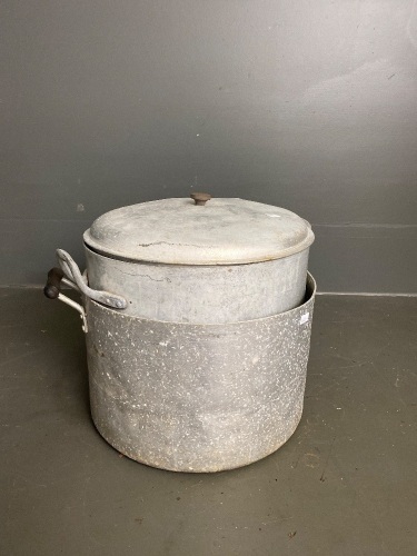 2 large aluminium pots