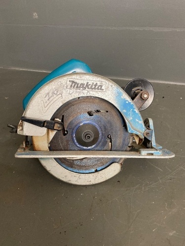 MAKITA 5740NB circular saw