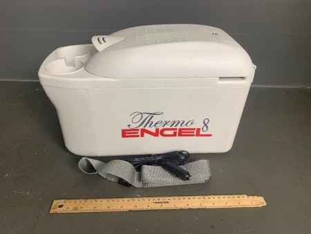 Thermo 8 ENGEL 12V Cooler withe lead and carry strap