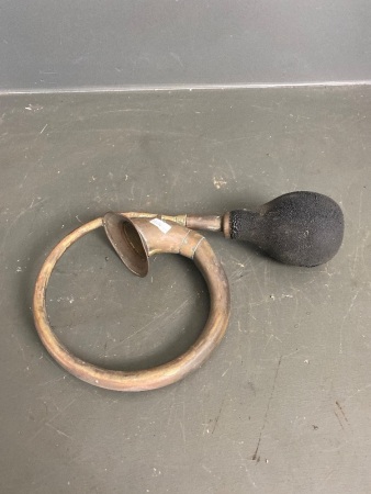 Antique brass car horn