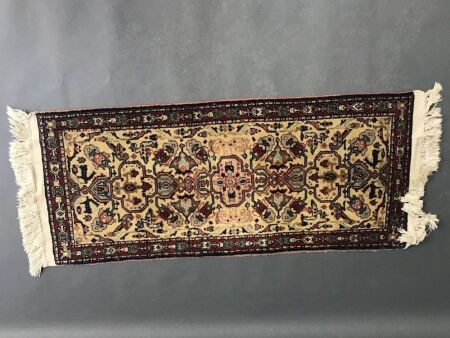 Hand Knotted Persian Rug