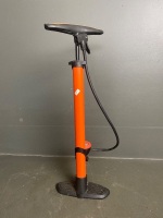 Nixeycles standing tyre pump - 2