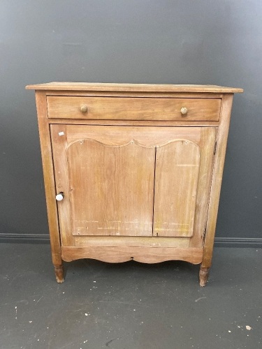 Antique kitchen pantry / meat safe