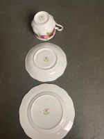 Royal Albert Old English Rose trios x 2 - 4