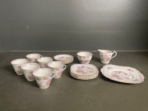 Stunning 6 peice Colclough China Trios with cake plate, milk jug and sugar bowl (Made in England)