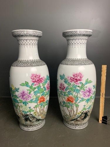 Pair of hand-painted Chinese vases -C1960s