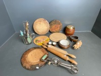 Mixed assortment of wooden kitchenware, 3* round bread boards, 2* rolling pins, wooden biscuit press, Pyrex measue jug, 1* sharpening steel, wooden biscut barrel, turned bowls, 2* mustard pots, wooden toothpick pig. - 2