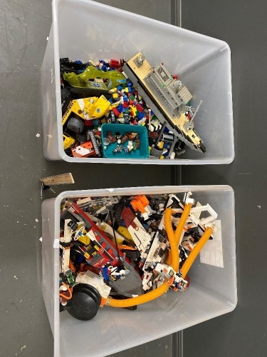 2 lge boxes of mixed Lego and misc toys