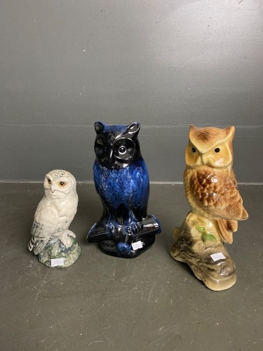 3 owl statues inc. 1 Royal Doulton Snowy Owl modelled by John G Tongue (1984)