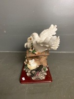 Resin Birds and Chicks Statue - 2