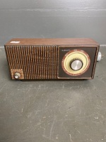 Audiosonice am table radio item no 5506