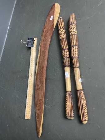 Message sticks hunting boomerang