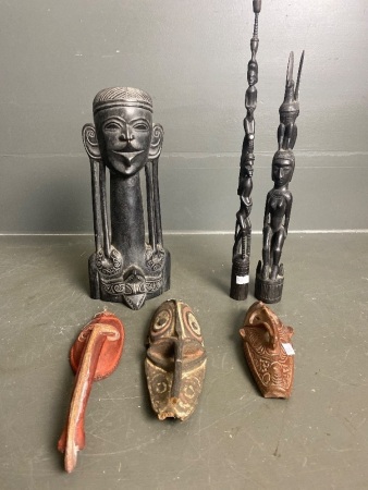 3 small PNG carved and painted masks (1 mosquito mask) 2x small wooden tribal carvings, Wooden African carving