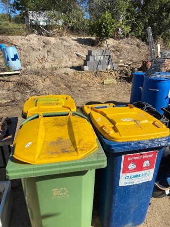 4 recycle wheelie bins