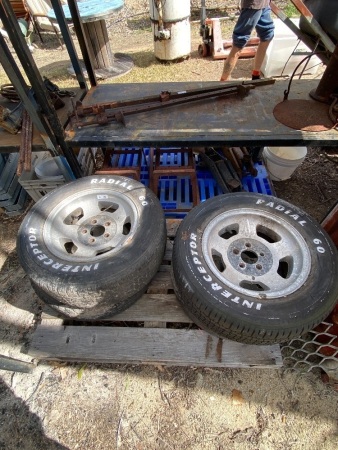 Set of 5 hole rims and tyres