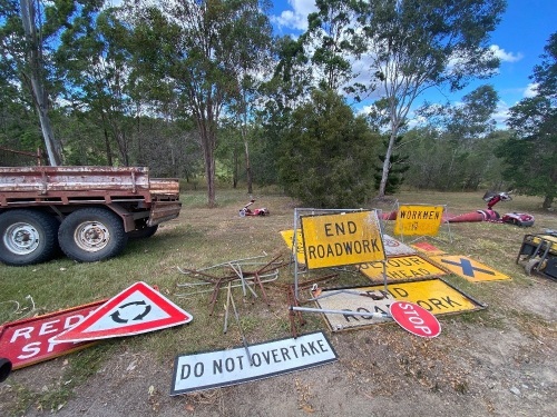 Large lot road signs 