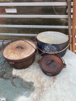 Selection of 3 cooking pots