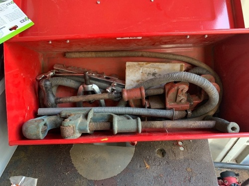 2 pipe cutters and flaring tool