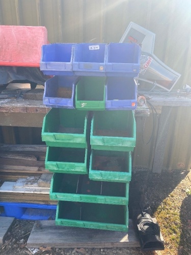 Quantity of utility bins on panel