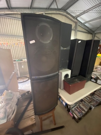 2 Alto 350W IHF ELVIS 15A speakers