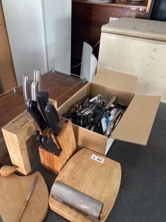 Mix lot of kitchen utensils 