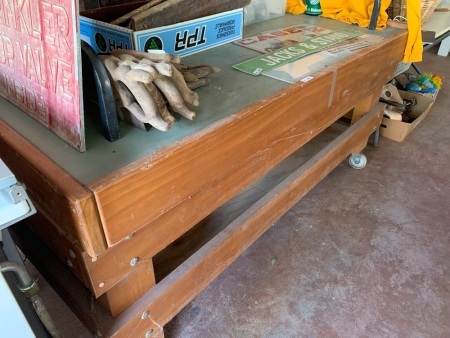 Shop display table with removable top on casters