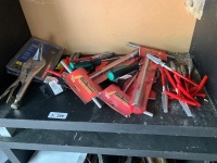 Quantity of various new tools