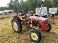 Massey Ferguson TEF20 Tractor - 4cl diesel - motor runs - battery not included - 2