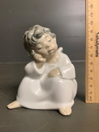 LLadro Angel Thinking Figurine - Marked to Base