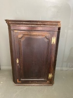 Georgian oak corner cupboard early 19th C