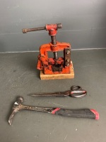 3 Vintage Tools inc. HART Carpenters Hammer, Heavy Duty Scissors and CMC Pipe Vise - 2